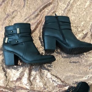 naturalizer sybil bootie